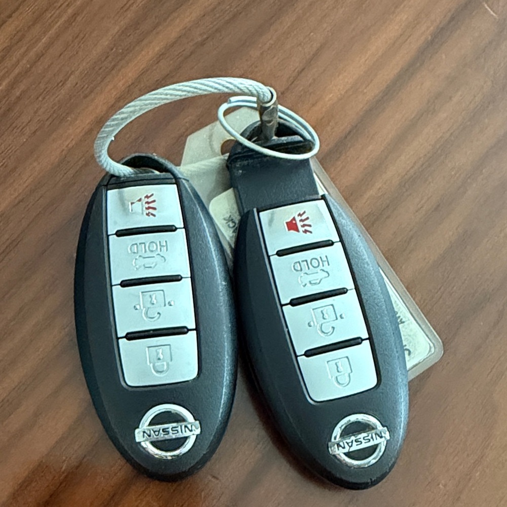 2017 Nissan Sentra SV Smart Key Fob Set in Black and Silver